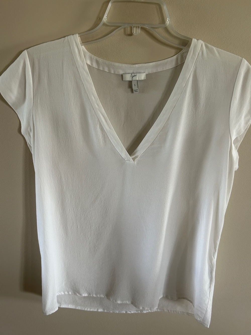 JOIE V-Neck 100% silk Cap Sleeve Top - Off White small
